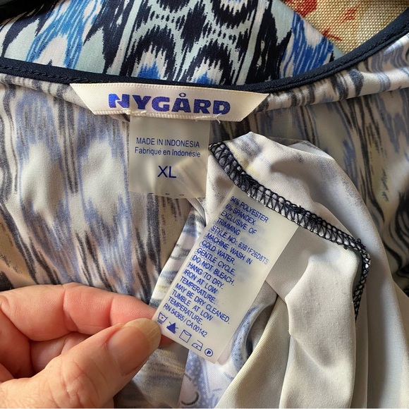 Nygard waterfall tunic top with paisleys and tribal designs - Picture 7 of 7